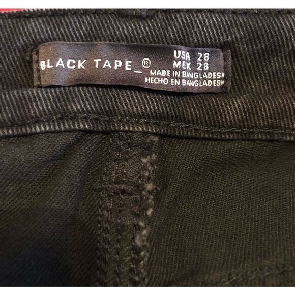 BLACK TAPE - NWT - L Sz 28 Slim-Fit Mom Jean Shorts in Black Wash. So cute! - Picture 5 of 14